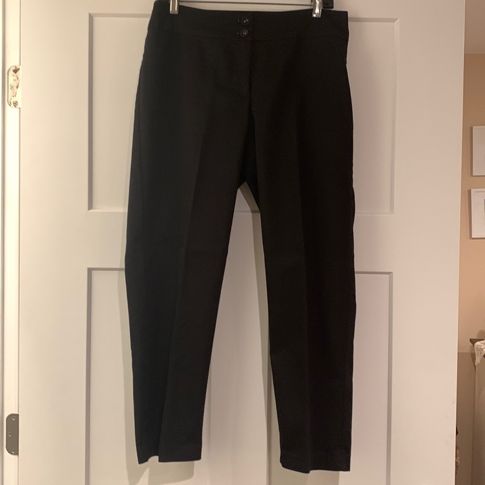 Black ladies slacks, ankle length. Sz 10.